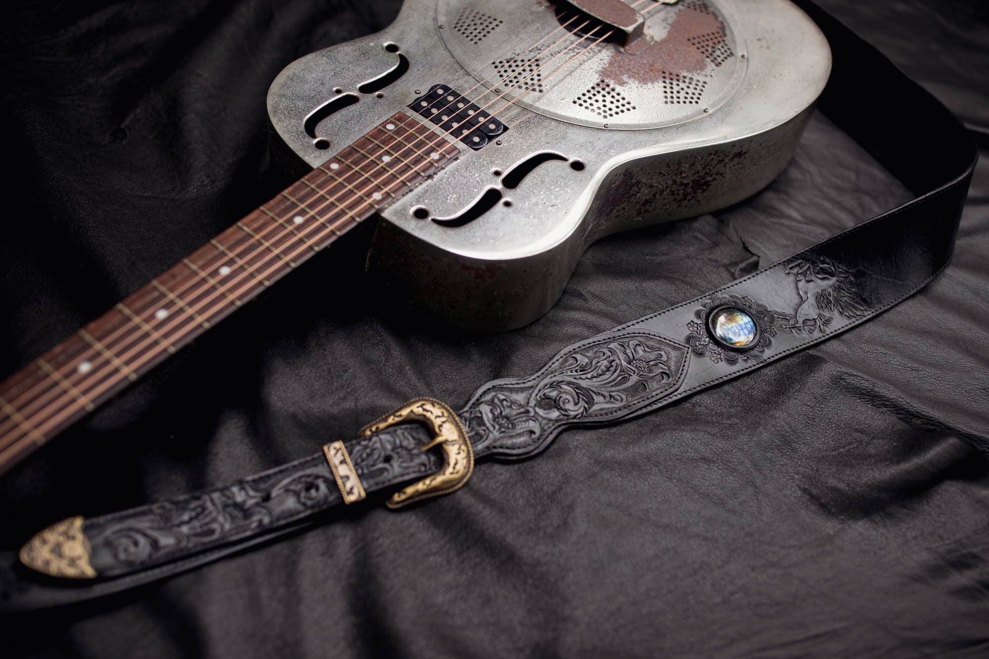 Black Magic Guitar Strap with Labradorite