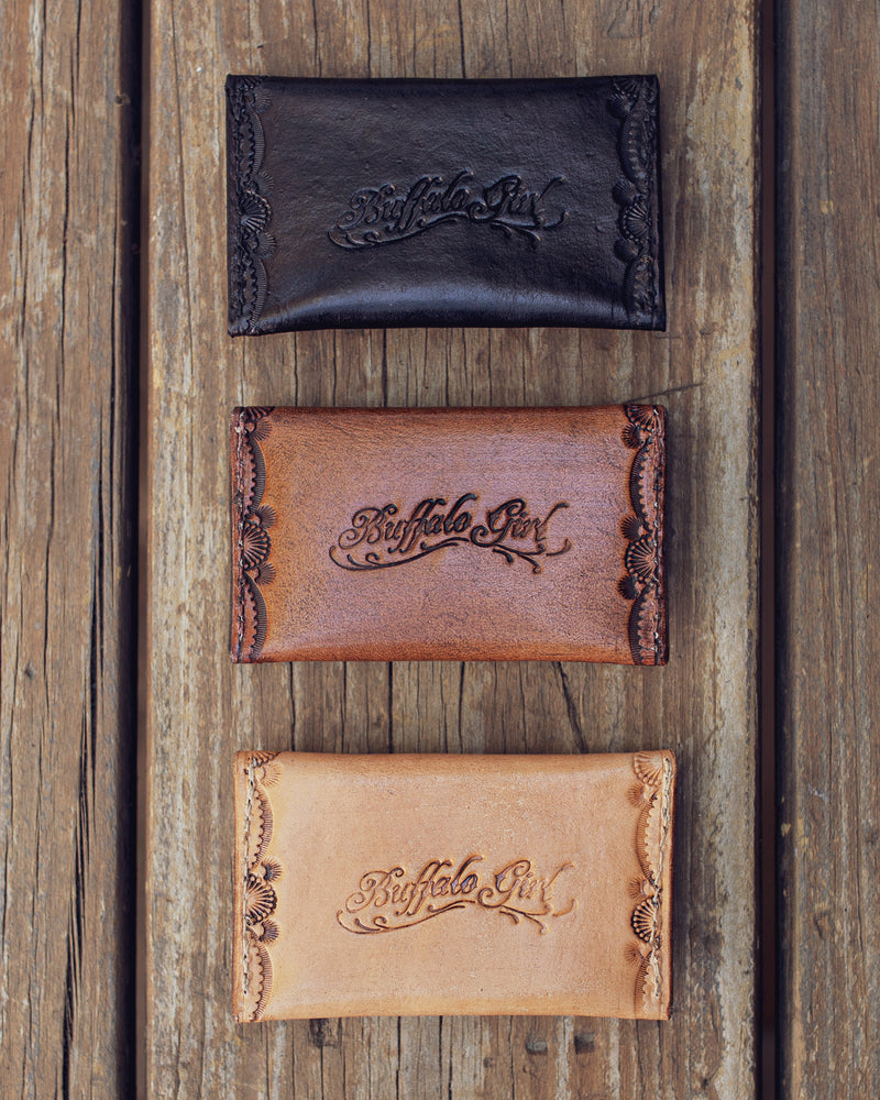 back_of_buffalo_girl_leather_card_wallets