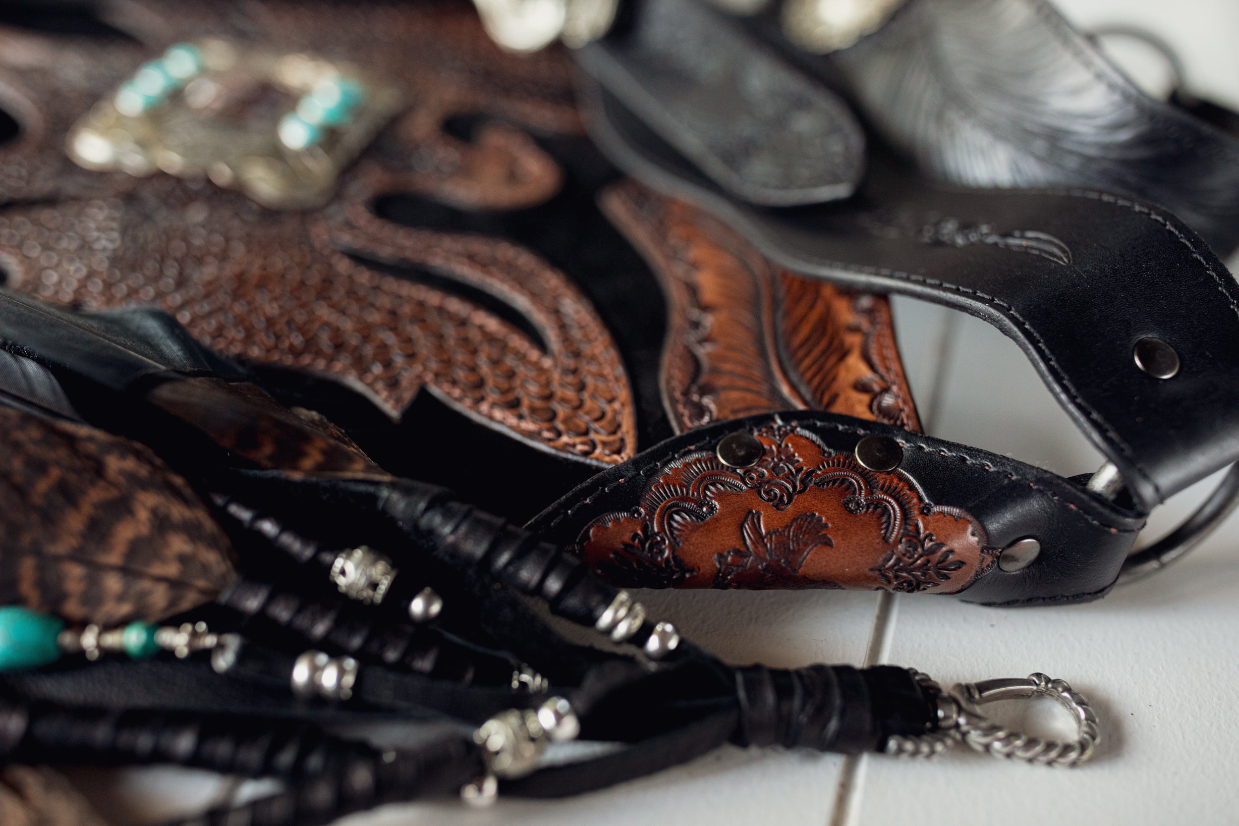 Black Bay Apache Eagle Bag with Navajo Conchos