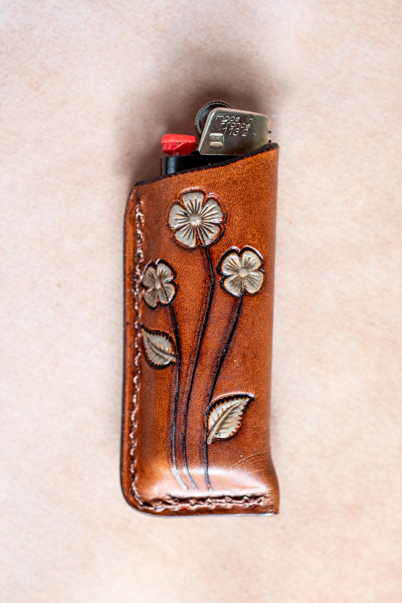 Mandala Woodstock Lighter Case - Silver Flower