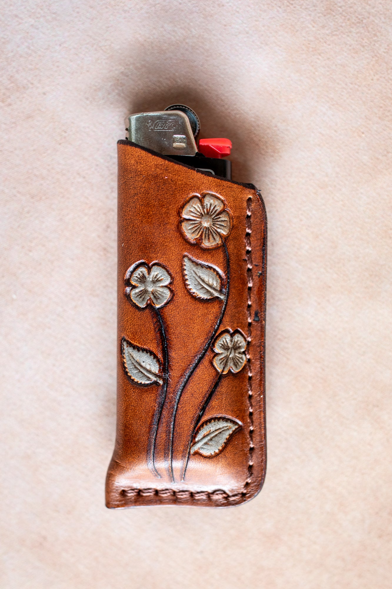 Mandala Woodstock Lighter Case - Silver Flower