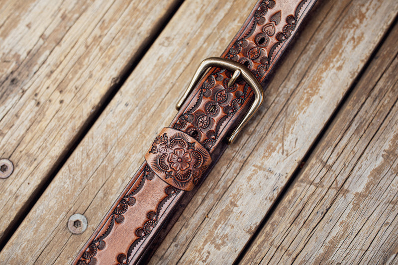 hand_tooled_western_style_leather_belt_brass_buckle