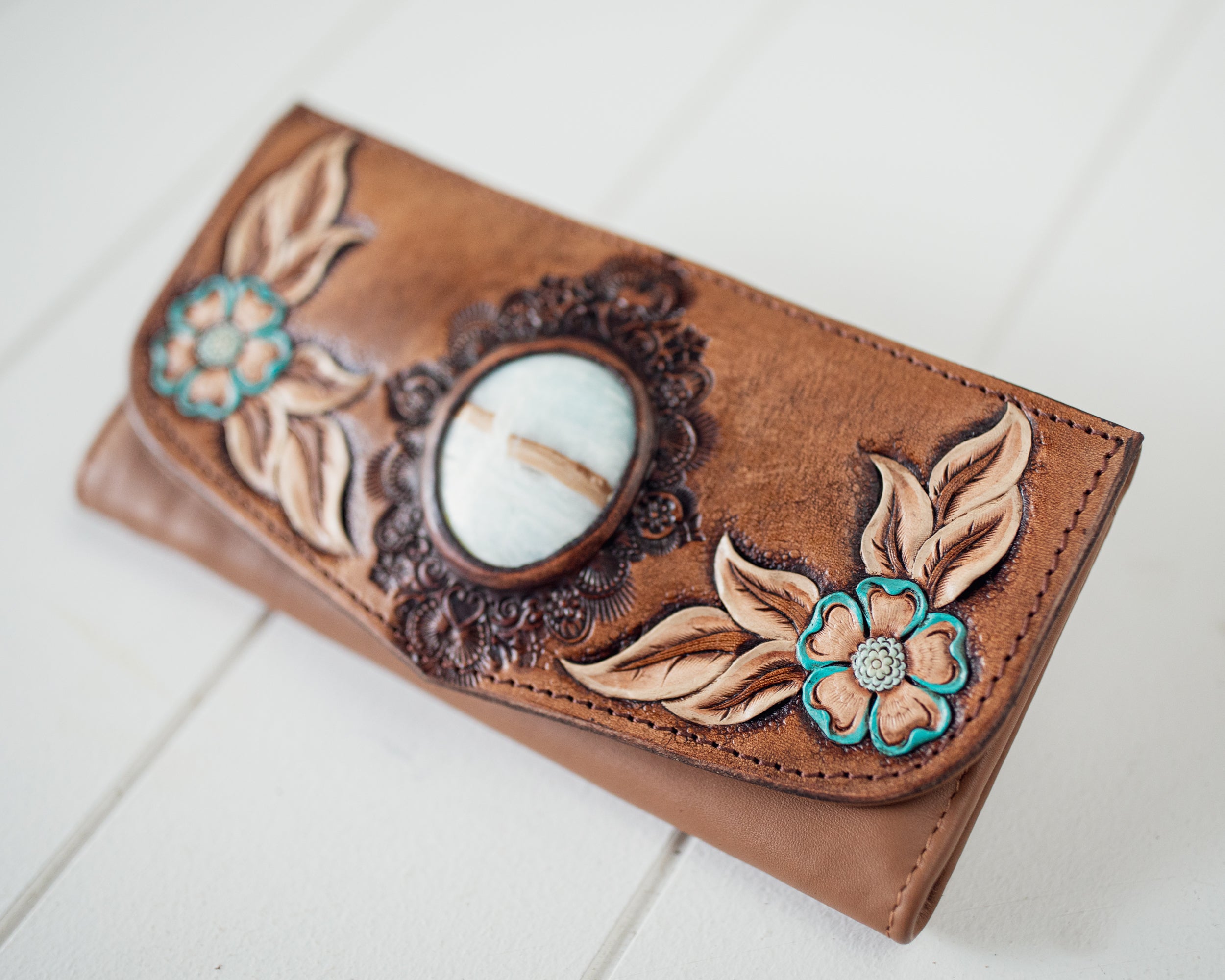 Hand Painted Flower Wallet with Caribbean Calcite